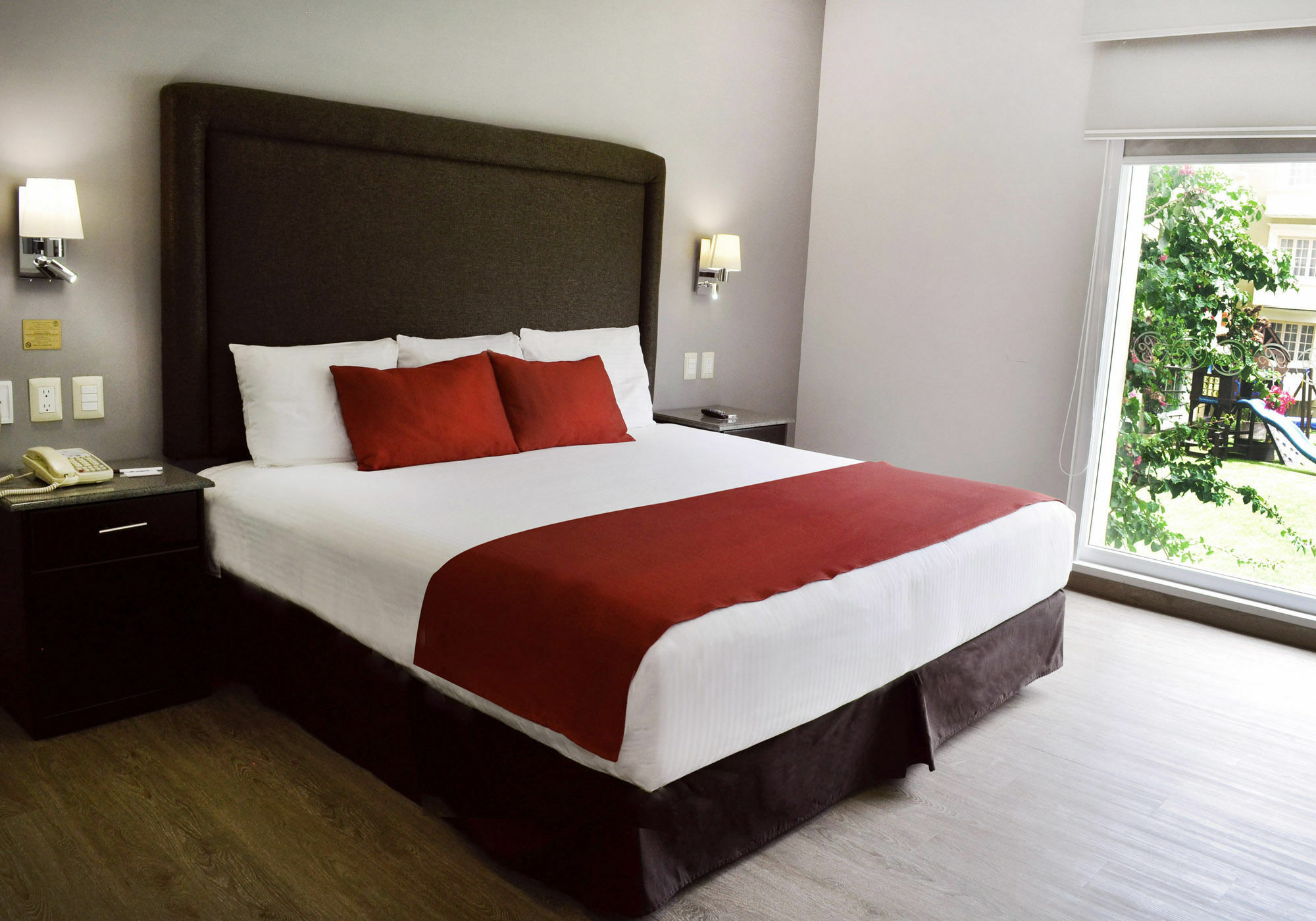 Plaza Camelinas Hotel Queretaro Exterior photo